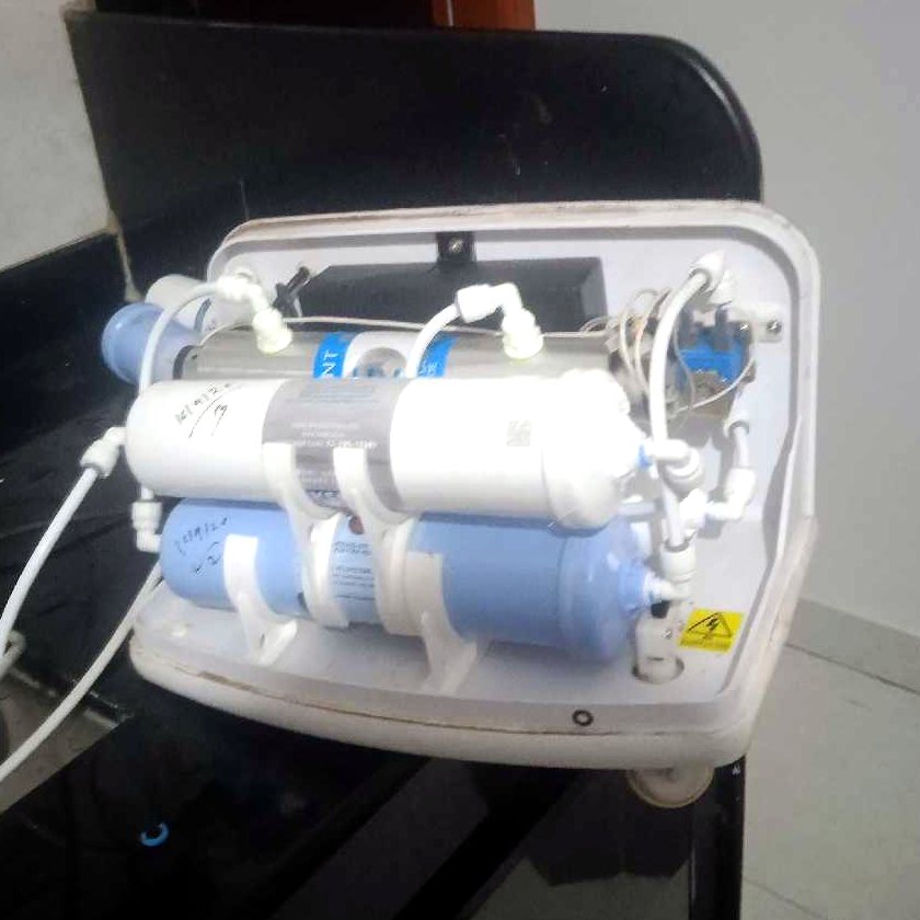 A Oasis type water purifier opened up during a service